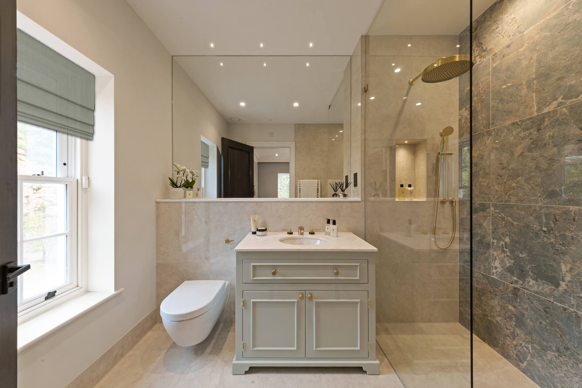 An exquisite new home in Esher (14)