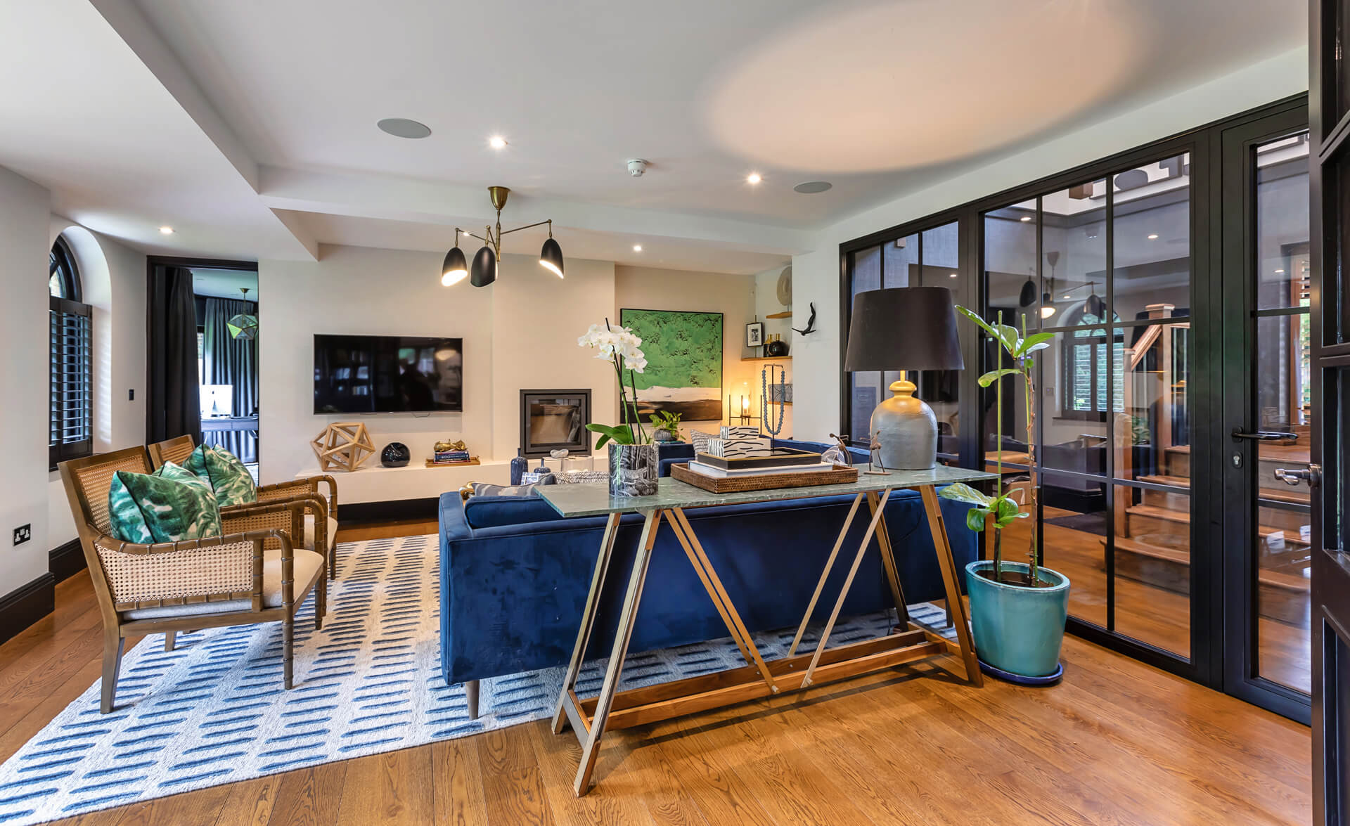 Cobham Private Estate Home (5)